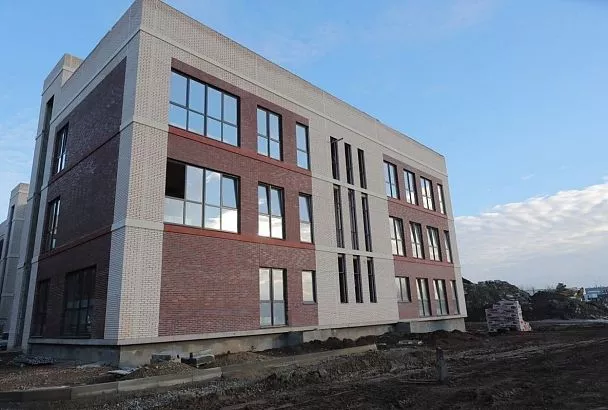 Мэр Краснодара показал, как идет строительство школы на 1550 мест в районе улицы им. Лизы Чайкиной