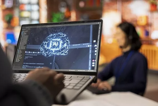 Россиянам объяснили, могут ли их уволить за использование искусственного интеллекта на работе