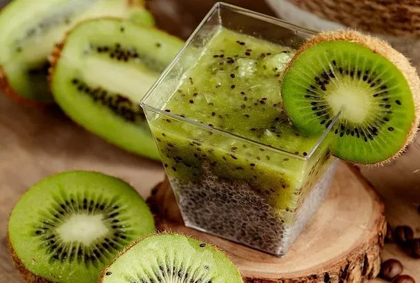 Мимо киви не пройдете: 3 рецепта с «мохнатым фруктом» для иммунитета и сосудов