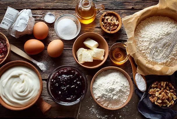 Нежный пирог с джемом и сметаной: из самых простых продуктов, которые есть у каждого