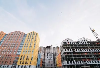 Цены на новостройки в России выросли на 0,9% в июне: средний "квадрат" превысил 175 тысяч рублей