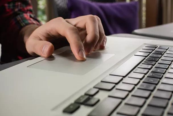 Google тестирует новую капчу: теперь нужно помахать рукой перед камерой