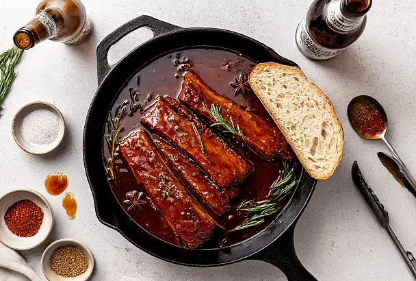 Грудинка в пиве на сковороде: недорого, сочно и очень мягко