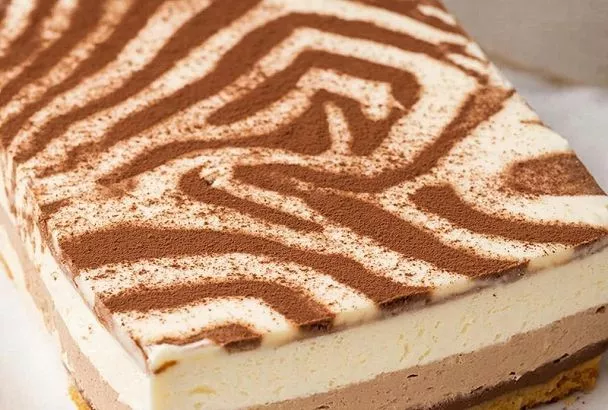 Потрясающий торт «Зебра» на сметане, который не требует духовки и выпекания. Вкус просто невероятный