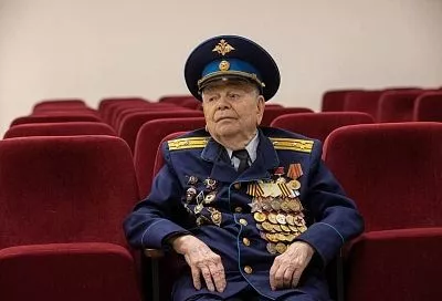 Вениамин Кондратьев поздравил ветерана Великой Отечественной войны со 101-летием