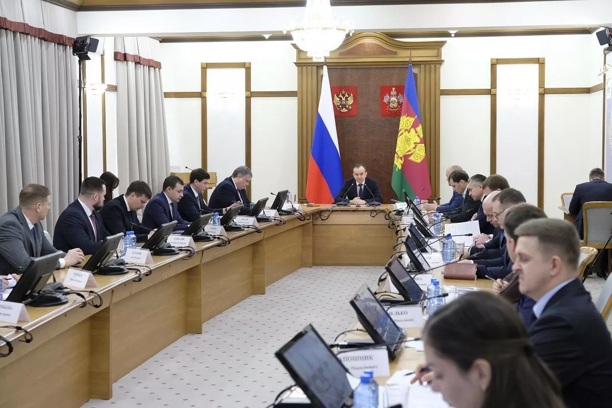 Дороги, ЖКХ, благоустройство: какие темы чаще всего обсуждали в феврале в соцсетях жители Кубани