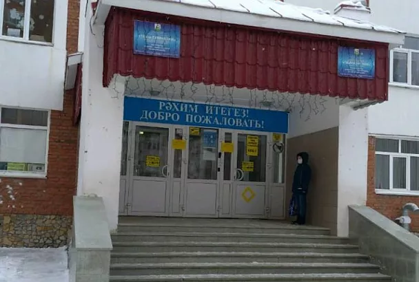 В Уфе подросток напал на школу