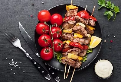 50 метров от дома или специально отведённое место: где можно легально жарить шашлык