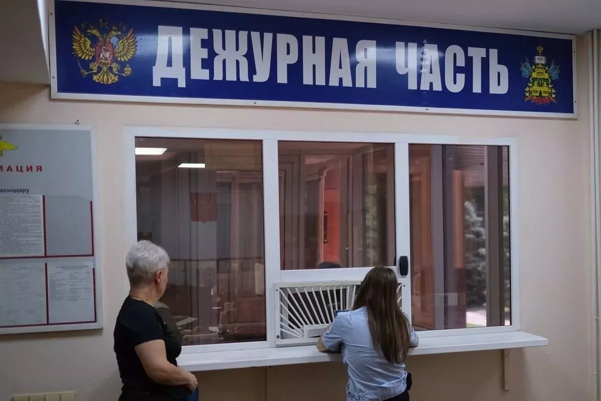 Полицейские нашли девочку-подростка, которая ушла из дома после ссоры с мамой в Белоглинском районе