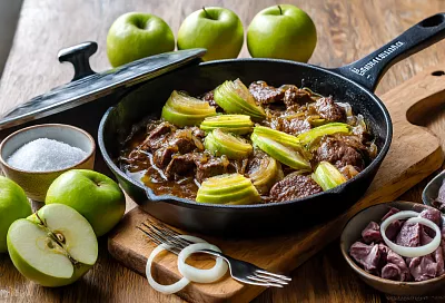 Куриная печень с яблоками: сахарная хитрость, от которой она тает во рту