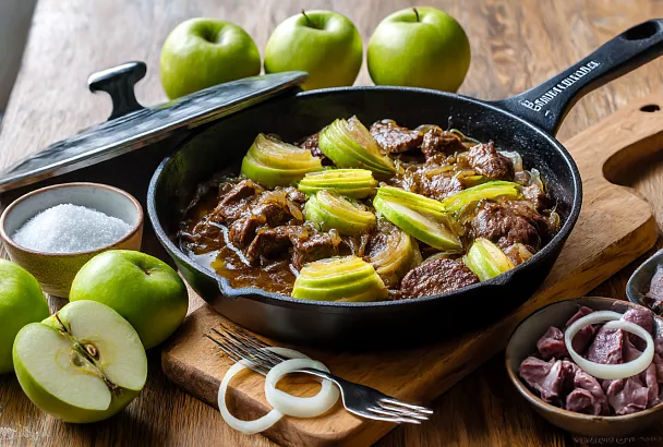 Куриная печень с яблоками: сахарная хитрость, от которой она тает во рту