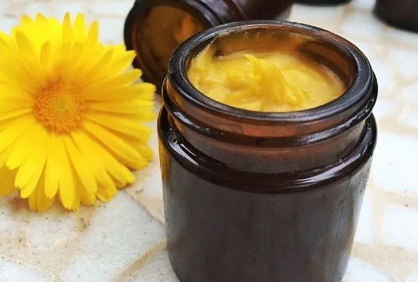 Проверенный рецепт самодельной мази от ран, ожогов и воспалений. В основе - прополис и облепиховое масло