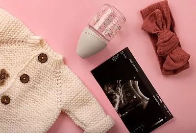 Депутаты предложили разрешить женщинам приглашать на роды любого человека