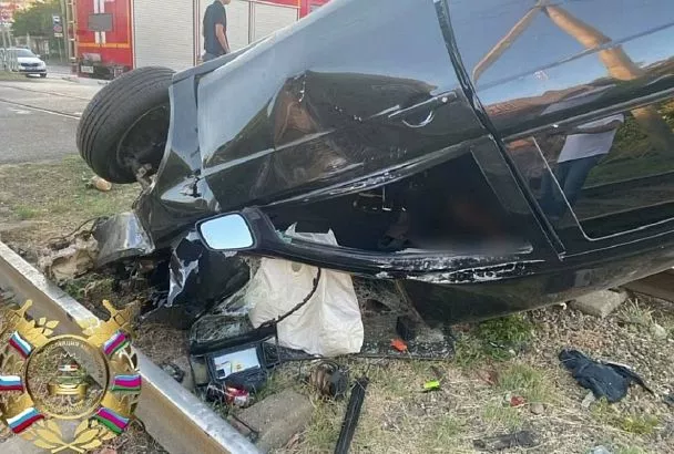 Водитель иномарки погиб в жестком ночном ДТП в Юбилейном микрорайоне Краснодара