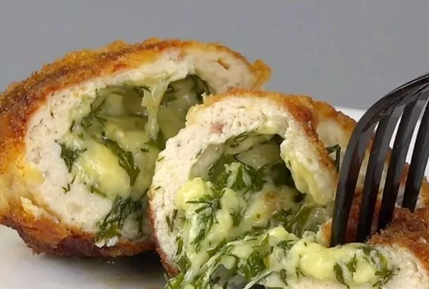 Сочные котлеты с сыром из куриного фарша: Быстрый рецепт за 20 минут