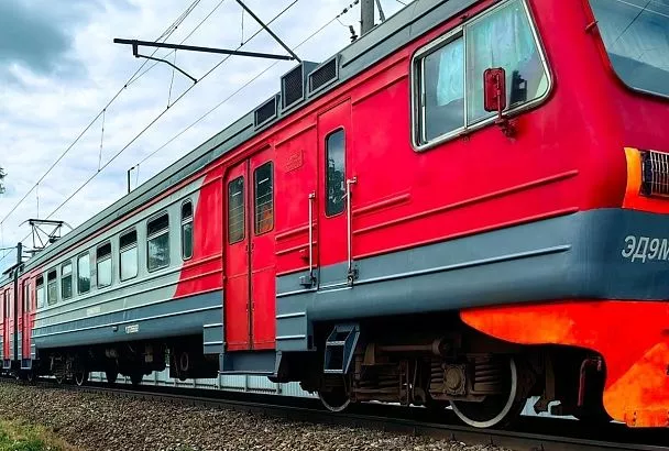 Стало известно, какие электрички отменили на Кубани 1 января