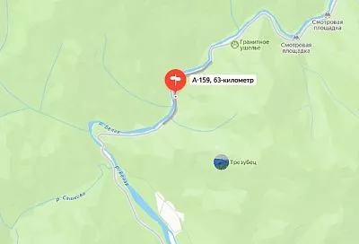 На участке трассы А-159 в Адыгее ввели реверс из-за разрушения дорожного полотна
