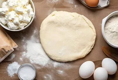 Творожное тесто за 10 минут: нежное, мягкое и для всего - даже не ищите другие рецепты 