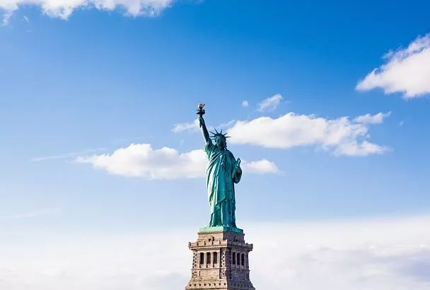 Пошлины Трампа ударят по США: российские депутаты оценили угрозы 100%-ными тарифами