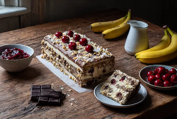 Постный торт из компота и бананов: разрез как у «настоящего», а продукты — самые простые