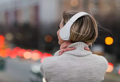 Sony Group разработала систему распознавания музыки, созданной нейросетями