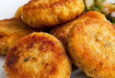 Если семья просит вкуснейших котлет, готовлю их по особому рецепту (секрет достался мне от мамы)