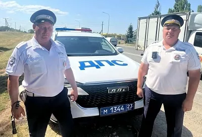 Водителю с приступом помогли полицейские на Кубани