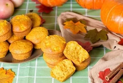 Эти тыквенные маффины с кленовой глазурью готовятся легко, а покоряют с первого кусочка  