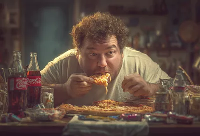 Почему мы не можем перестать есть вредную еду — даже когда очень стараемся