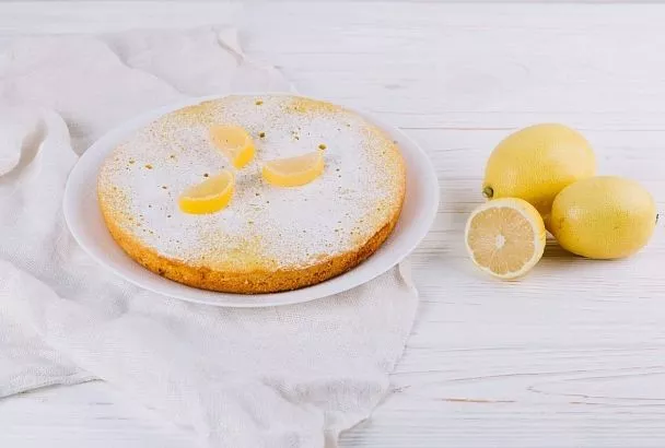 Идеальный лимонный будет готов всего за 40 минут. Рецепт для начинающих кондитеров