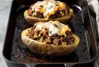 Ужин готовлю сразу на несколько дней быстро и просто. Слоями выкладываю картофель с фаршем и жду