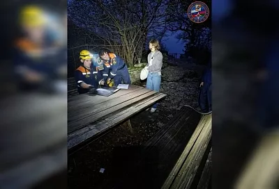 Спасатели нашли в сочинском лесу двух заблудившихся туристок