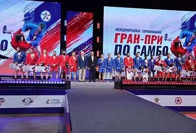 Вениамин Кондратьев и Сергей Елисеев наградили победителей Гран-При по самбо в Краснодаре
