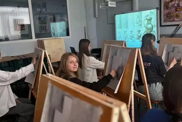 Детскую художественную школу в Новокубанском районе дооснастили по нацпроекту