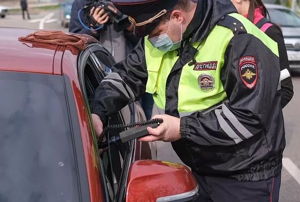 Тонировка, отказ от медосвидетельствования, нарушения перевозки детей: итоги масштабного рейда в Сочи