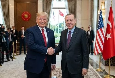 Эрдоган лично встретил Трампа в аэропорту Анкары перед саммитом НАТО