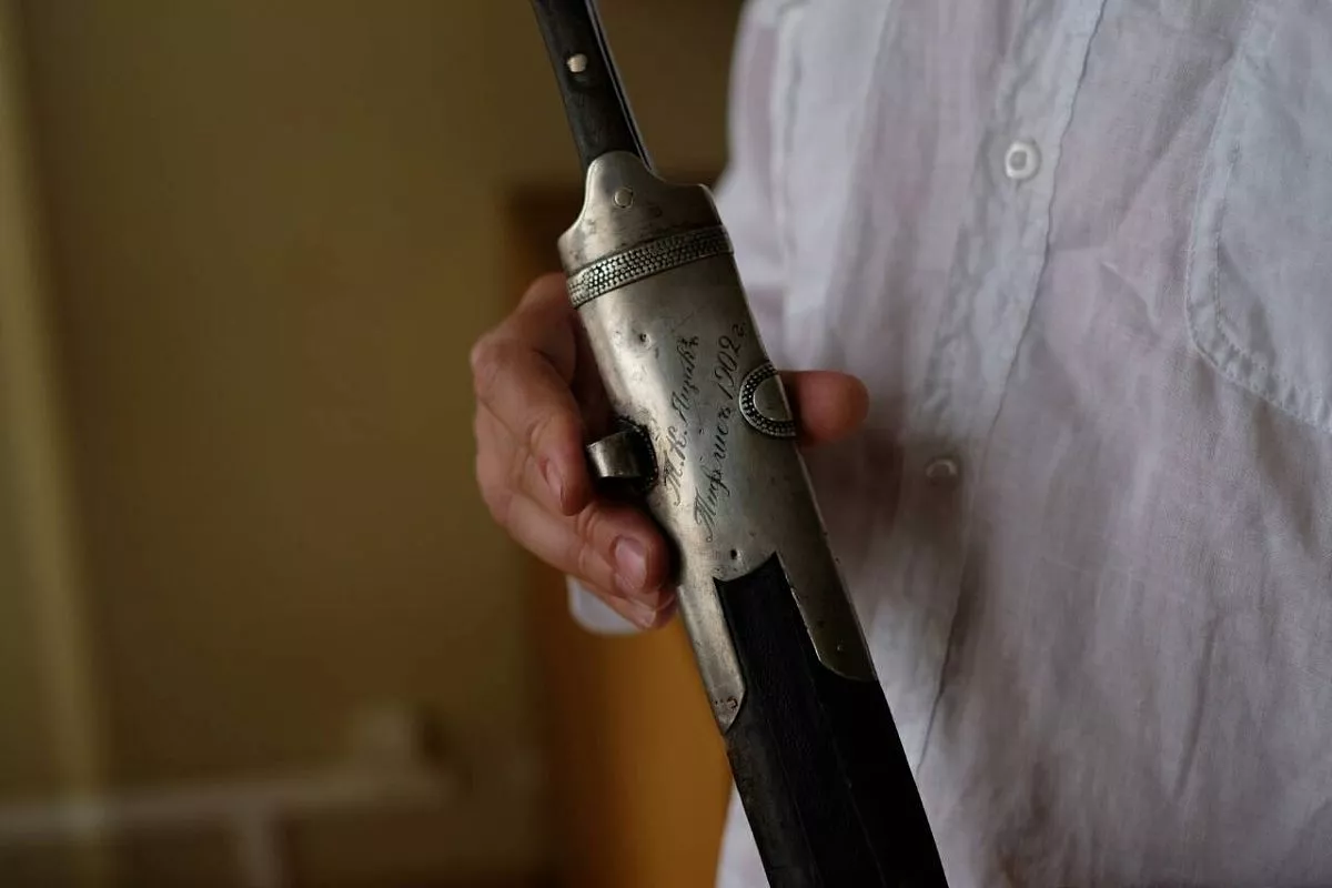 Уникальный кинжал долгое время хранился в запасниках музея Вооруженных сил в Копенгагене. Уникальный кинжал долгое время хранился в запасниках музея Вооруженных сил в Копенгагене.