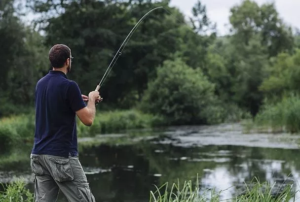 Джиг на стук-паузу в августе-сентябре: как техника Дмитрия Панькина гнёт спиннинг от удара хищника