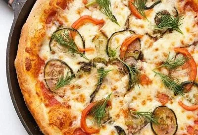 Тесто для пиццы без дрожжей «Проще некуда» — растягивается за 1 минуту прямо в форме, а результат, как из печи