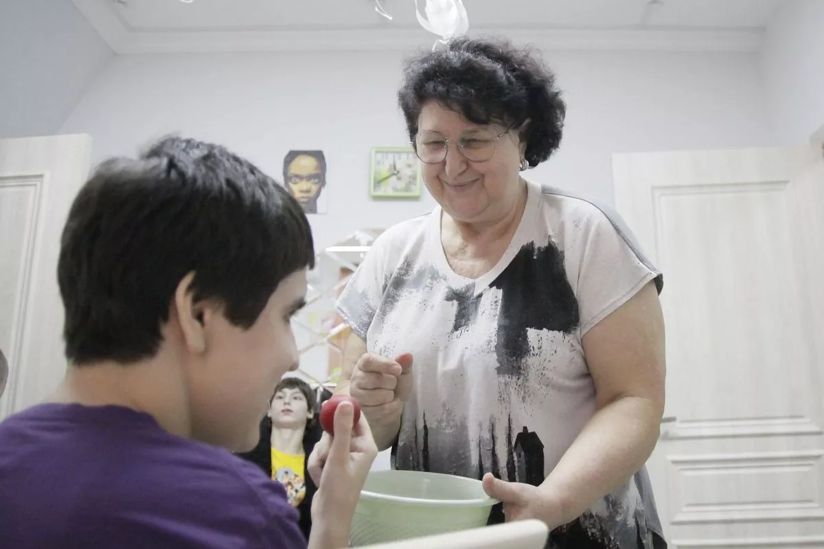 Любовь Бугаеву все ребята ласково называют своей бабушкой.