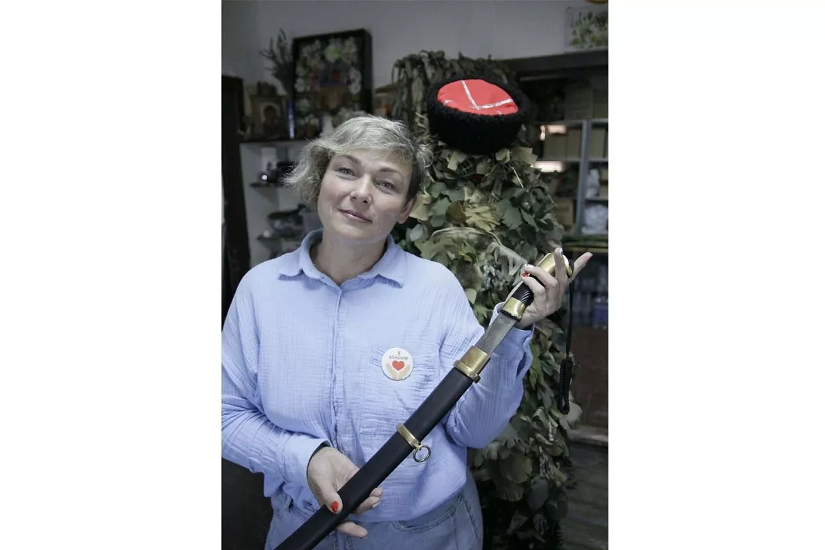 Атаманша и общественница Наталия Королева из станицы Архангельской объединила земляков для помощи бойцам СВО и помогает развивать гражданское общество на Кубани. 