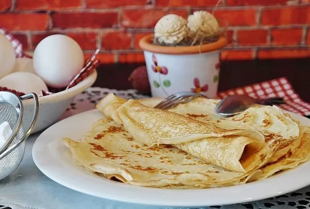 Пять частых ошибок в приготовлении блинов, из-за которых они получаются только комом