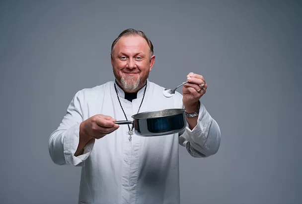 Шеф Ивлев варит суп из детства: плавленый сырок, молодая картошка и вкус, будто снова дома у мамы