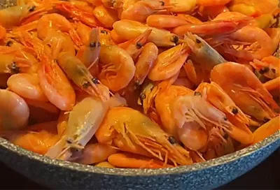 Креветки на сковороде — просто бомба! Самый простой рецепт креветок, а получается всегда вкусно: только не вари