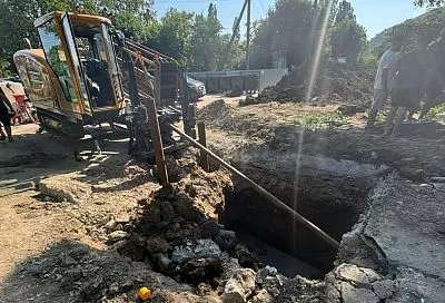 Работы по восстановлению водовода в селе Лермонтово под Туапсе идут круглосуточно