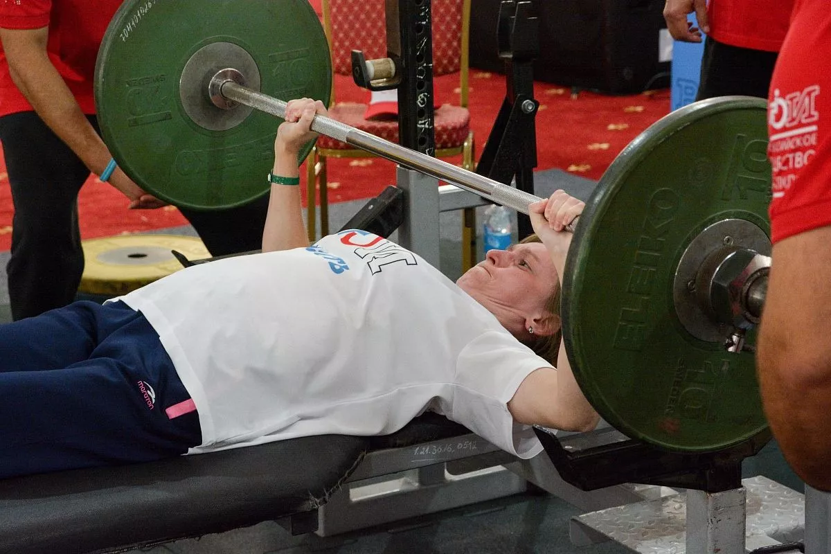 В состязаниях по пауэрлифтингу в Сочи участвовали спортсмены из 48 регионов страны