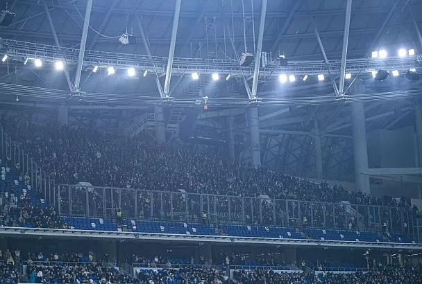 Футболист отобрал футболку игрока «Краснодара» Сперцяна у ребенка. Его пожизненно дисквалифицировали