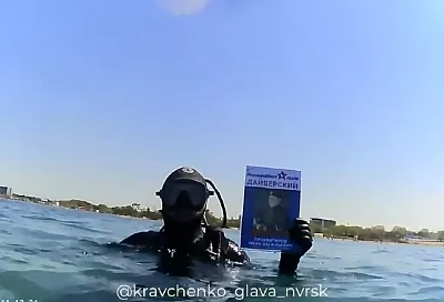 Дайверский «Бессмертный полк» провели в Черном море у побережья Новороссийска