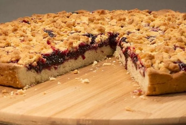 Знаменитый тертый пирог: меняйте начинки и готовьте каждый день