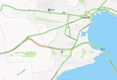 Более 1,2 тыс. автомобилей стоят в пробке на подходе к Крымскому мосту со стороны Керчи
